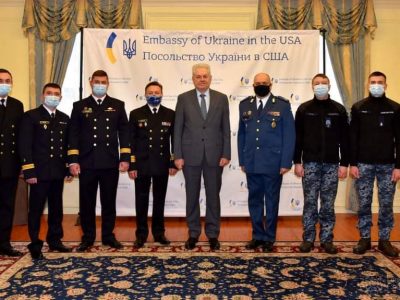 Найкращі військові моряки зі складу екіпажів катерів типу Island відвідали Посольство України у США  
