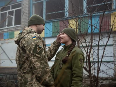 Руслан та Олена: історія кохання на війні  