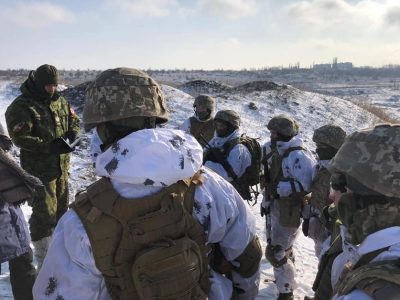 Канадські інструктори діляться  бойовим  досвідом з нашими курсантами  