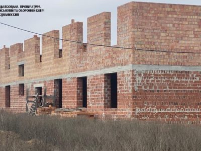 Трьох керівників підприємств-підрядників підозрюють у заволодінні майже 11,5 млн грн на будівництві казарм