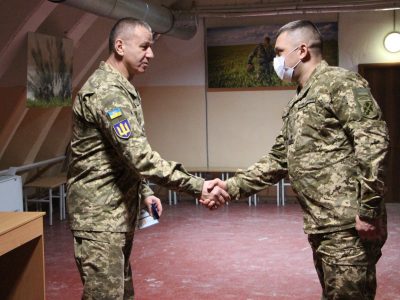 У районі проведення ООС привітали військових зв’язківців  