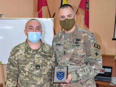 Іноземні радники провели семінар про взаємини у командній групі  