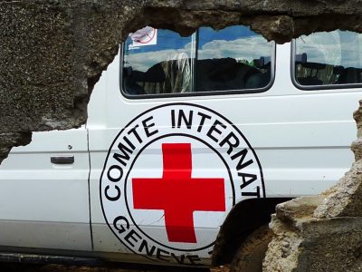 Глава держави подякував Червоному Хресту за допомогу на Донбасі  