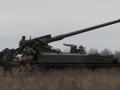 Навчання під Кримом: артилеристи відпрацювали навички бойової стрільби  