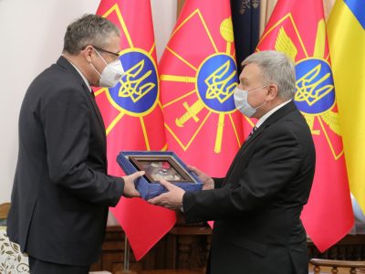 Відбулась зустріч Міністра оборони України з Надзвичайним і Повноважним Послом Словацької Республіки в Україні