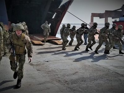 Морський десант захопив визначений плацдарм  