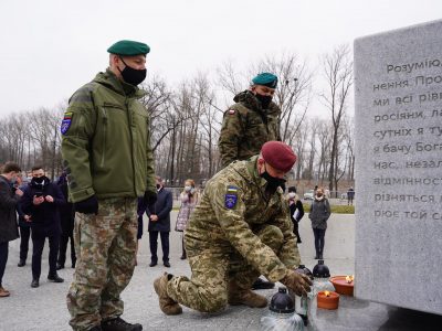 У Польщі за участю військових відкрили пам’ятник українському священнику