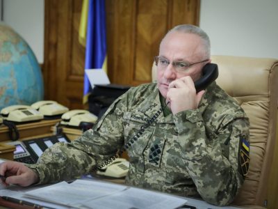 Головнокомандувач ЗСУ провів телефонну розмову з Головою Військового комітету НАТО  