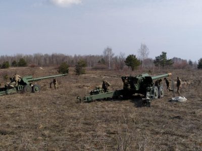 Вогневі взводи «Гіацинтів» займають позиції  