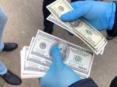 На Хмельниччині затримали на гарячому офіцера, який вимагав гроші від кандидата на військову службу за контрактом  