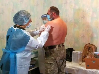 У районі ООС мобільні медичні бригади здійснюють вакцинацію цілодобово, навіть у вихідні  