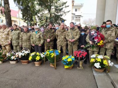 Із загиблим під Шумами військовослужбовцем Сергієм Барничем попрощалися в Калуші  