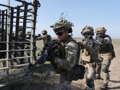 Армія, волонтери і церква: опубліковано рейтинг довіри українців до соціальних інститутів  