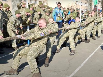 У Спартакіаді на честь десятиріччя Одеського військового вишу перемогли майбутні офіцери-десантники  