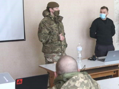 Українські та британські військові спільно удосконалюють свої керівні та командні навички  