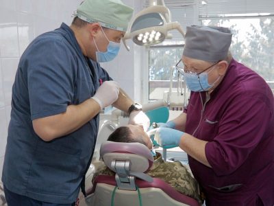 Як учасники бойових дій на Вінниччині отримують нові зуби  