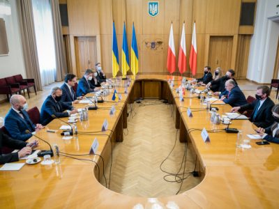 Польща незмінно підтримує Україну в її боротьбі за територіальну цілісність – Збігнєв Рау  