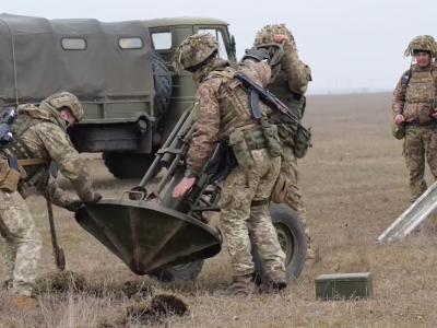 За підтримки артилерії та авіації військові інженери тренуються мінувати узбережжя  