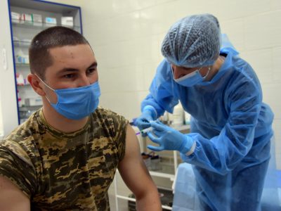 У Новоград-Волинському гарнізоні провакциновано вже понад пів тисячі військовослужбовців