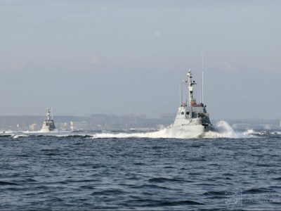В Азовському морі катери ФСБ провокували українські військові кораблі  