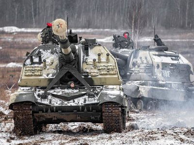 Росія збільшує ударне угруповання навколо України  —  ГУР  