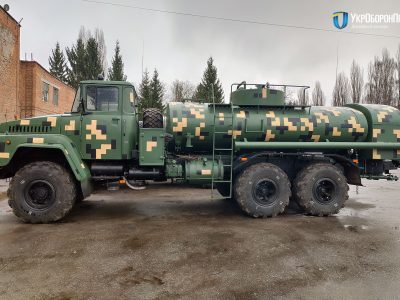 За останні три роки 45-й експериментальний механічний завод відновив і передав до війська понад 100 мобільних ремонтних майстерень  