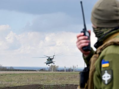 Українські захисники практикувалися у наведенні Мі-8 на наземні цілі та умовно «знищували» ворога  