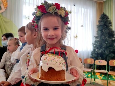 У Тернопільському дитсадку зібрали військовим великодні гостинці  