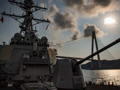 Ракетні есмінці ВМС США заходять у Чорне море