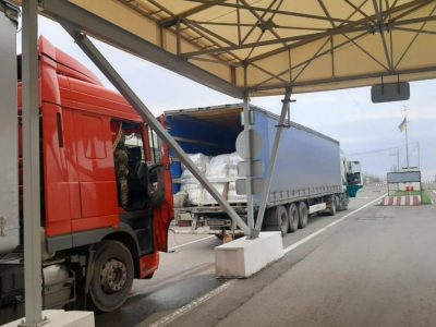Через КПВВ «Новотроїцьке» на тимчасово окуповані території доставили 18 тонн гуманітарного вантажу