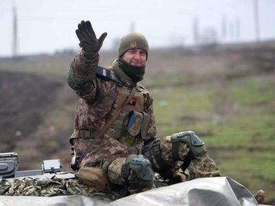 «Я вірю у свою армію»: українці долучаються до патріотичного флешмобу  