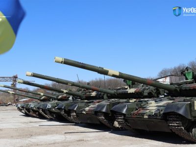 Українські військові отримали п’ять модернізованих танків Т-64 та Т-72  