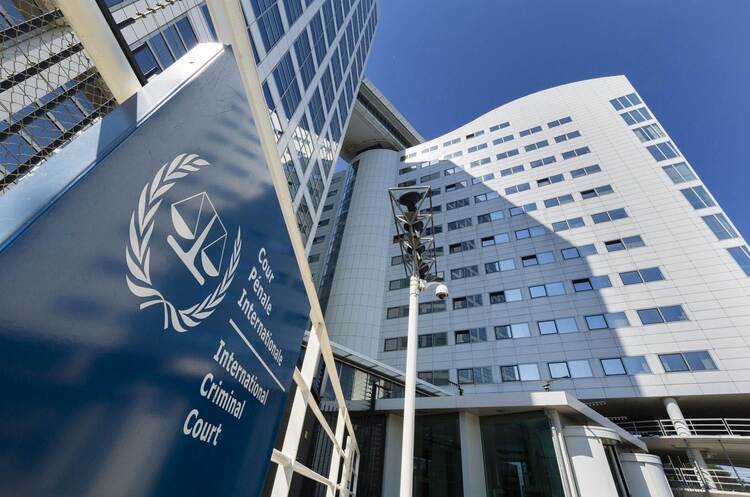 Україна передала до МКС докази воєнних злочинів рф проти понад 1800 українських в’язнів  