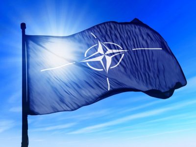 Як Україна торує шлях до НАТО  
