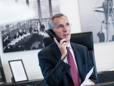 Генеральний секретар НАТО висловив Президенту України підтримку на тлі подій на Донбасі