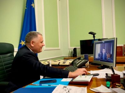 Ігор Жовква обговорив із помічником президента Азербайджану безпекову ситуацію на сході України  