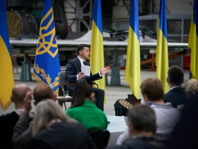Предметом обговорення на всеукраїнському референдумі може стати план щодо припинення війни на сході України — Президент