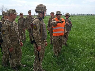 Бойова гра для строковиків  