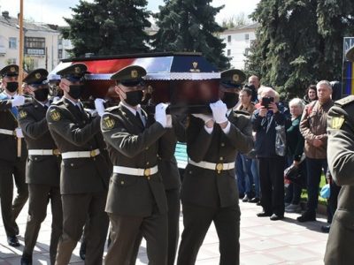 На Житомирщині попрощалися із захисником України Сергієм Коробцовим  