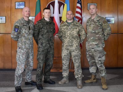 Житомирські десантники вчаться ухвалювати військові рішення за стандартами НАТО  