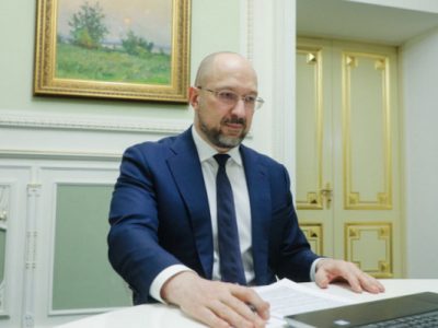 Авіасполучення з Білоруссю: Шмигаль скликає позачергове засідання уряду