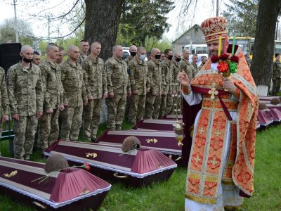 На Житомирщині перепоховали 100 загиблих під час Другої світової війни воїнів  
