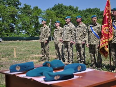 Прапор морської піхоти майорів у небі Херсонщини