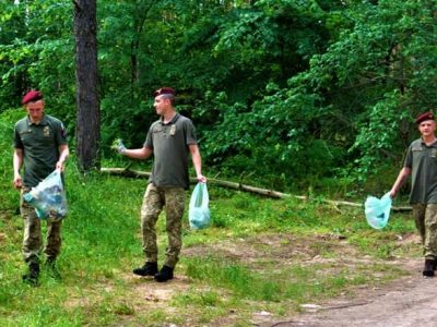 На Дніпропетровщині десантники оригінально відзначили Всесвітній день охорони навколишнього середовища  