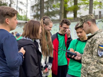 Курсанти-зв’язківці провели майстер-клас для вихованців «Артеку»