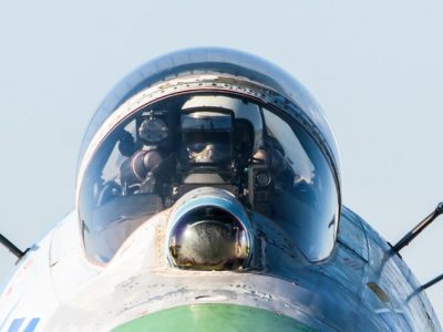 За 10 хвилин льотчик-винищувач Юрій Булавка виконає 20 фігур вищого пілотажу  