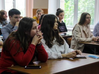 Як у Черкасах ветерани навчають дітей військової науки  