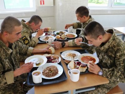 «Цейтноту не буде: у Міноборони розпочали консультації з постачальниками послуги з харчування на 2022-й рік» — Ігор Халімон
