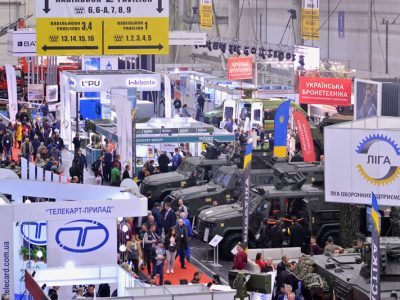 На виставці «Зброя та безпека» у Києві презентують новий український бойовий дрон  