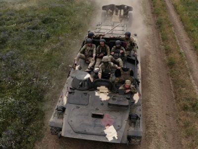 Артилеристські розрахунки знищили піхоту та броньовану техніку противника на півдні України  